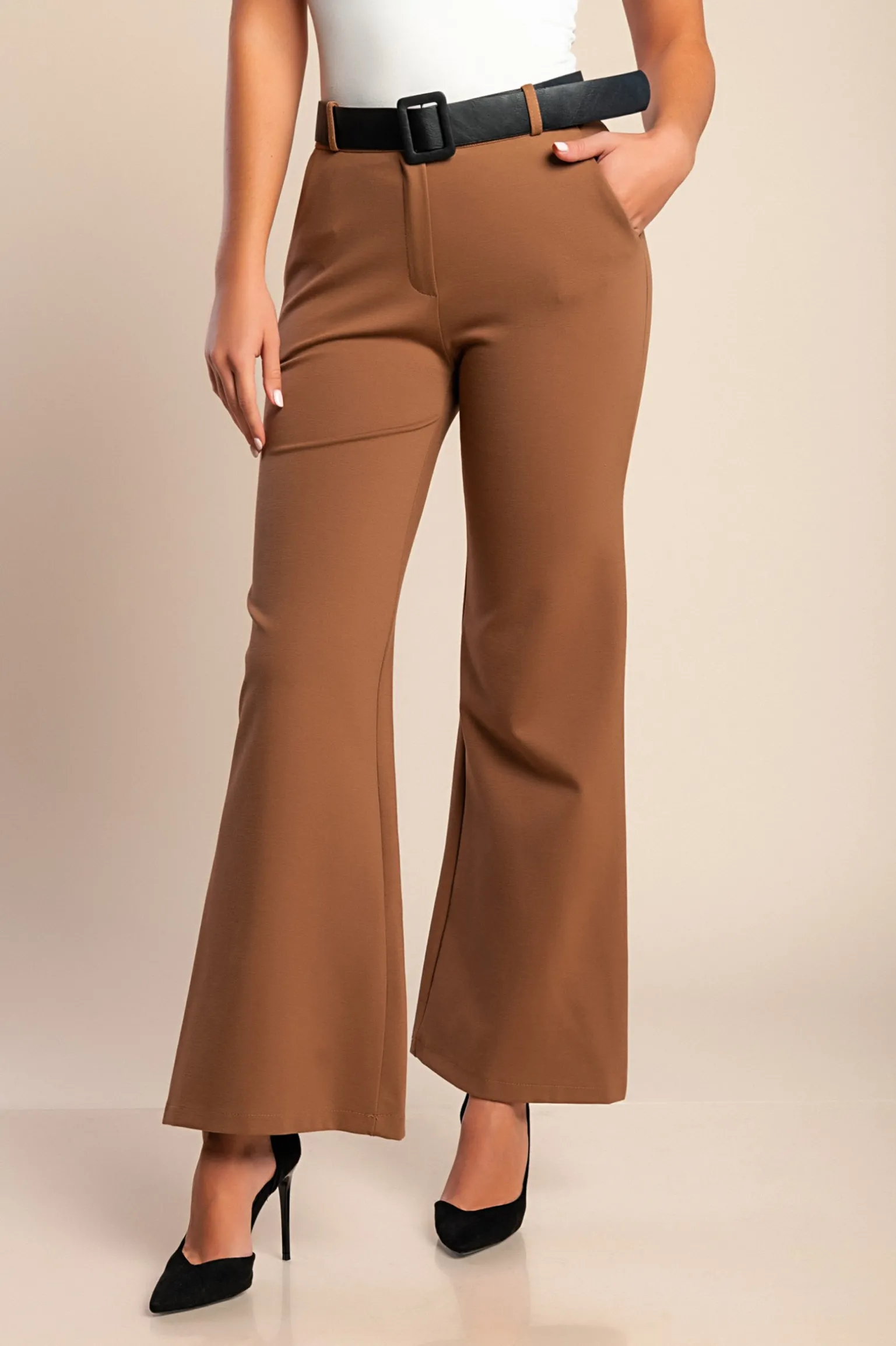 Pantaloni lunghi eleganti, color cammello