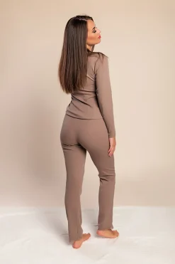 Pigiama lungo con pizzo, marrone