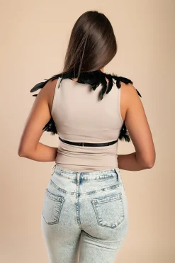Reggiseno realizzato con spalline elastiche con piume, nero