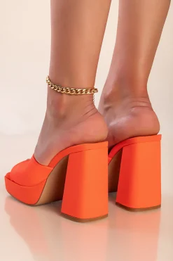 Sandali con tacco alto H508, colore arancione