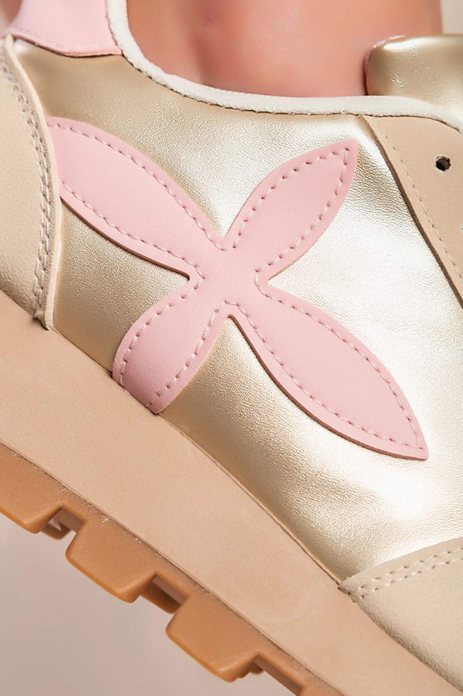 Sneakers alla moda, colore beige