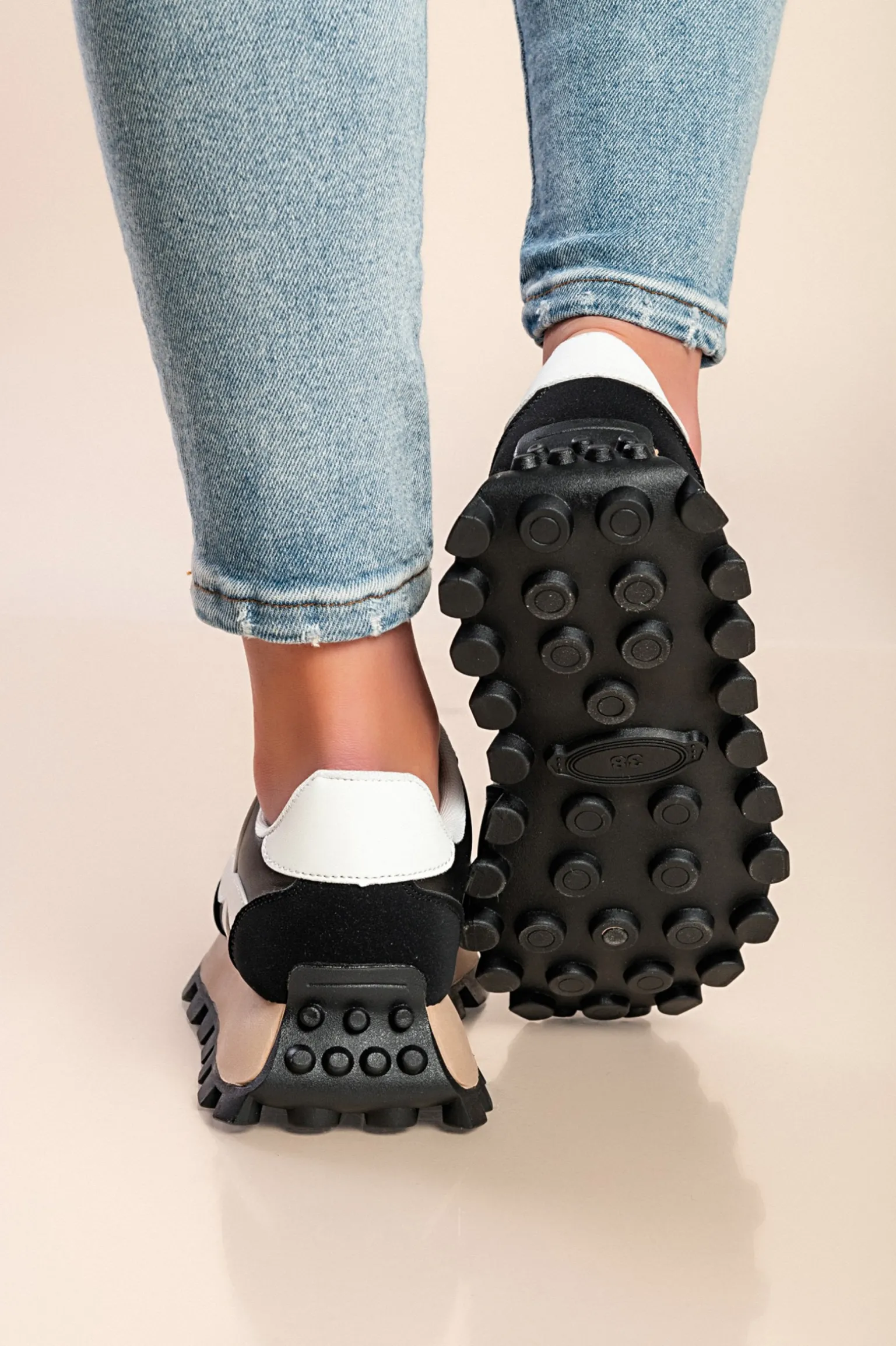 Sneakers alla moda, colore nero