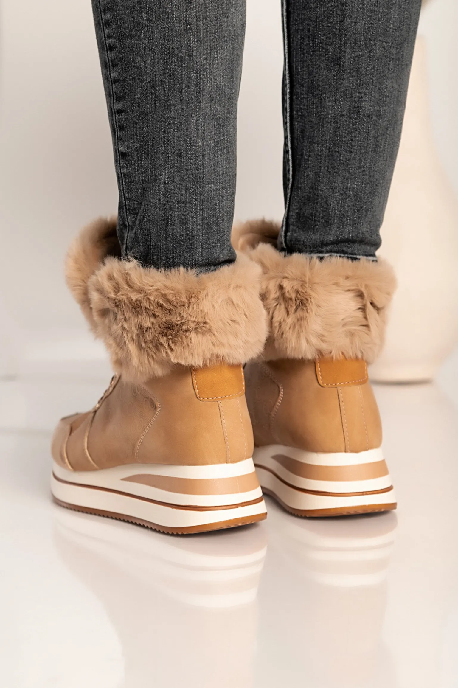 Sneakers in ecopelle e tessuto Teula, beige