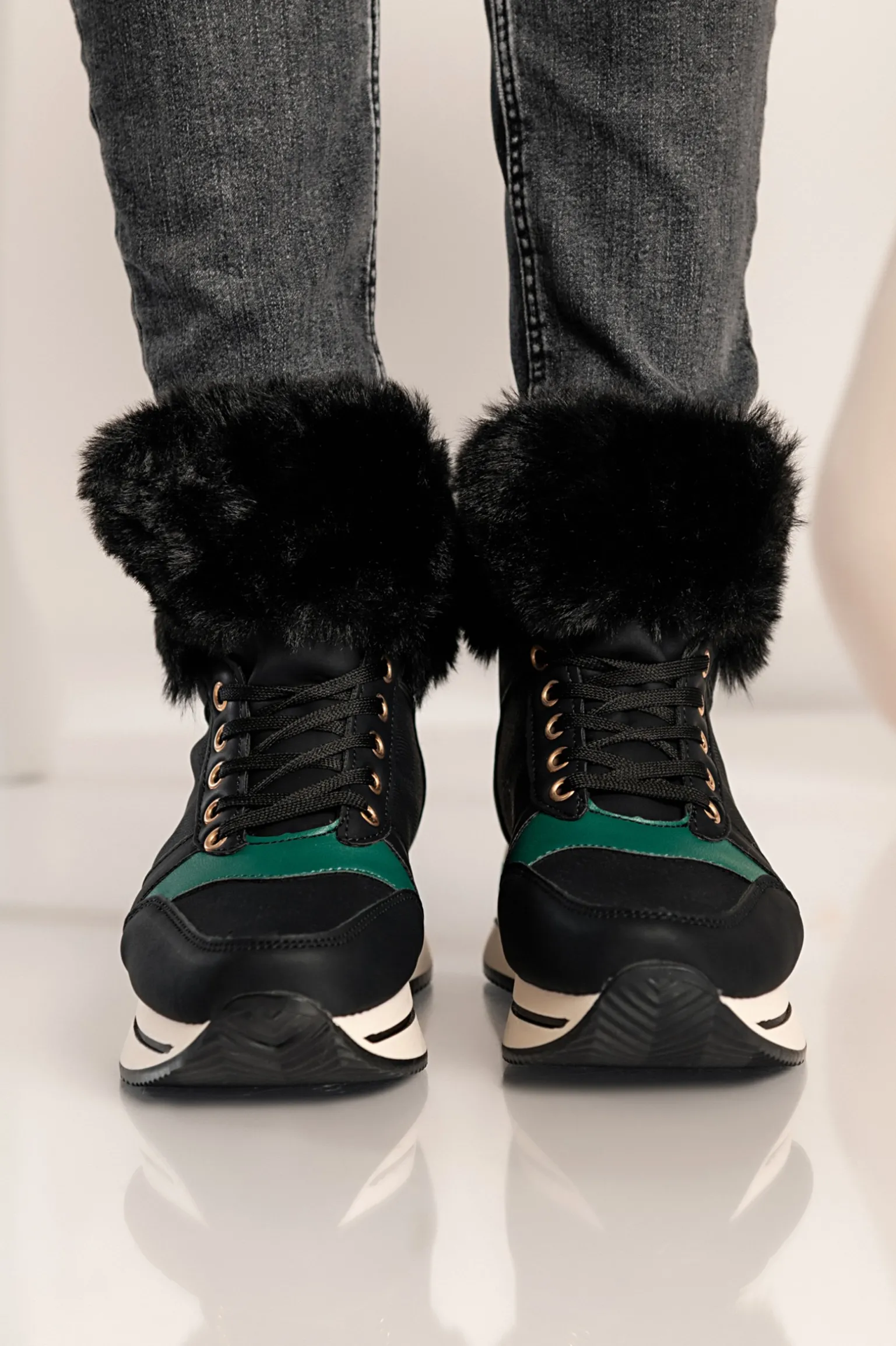 Sneakers in ecopelle e tessuto Teula, colore nero