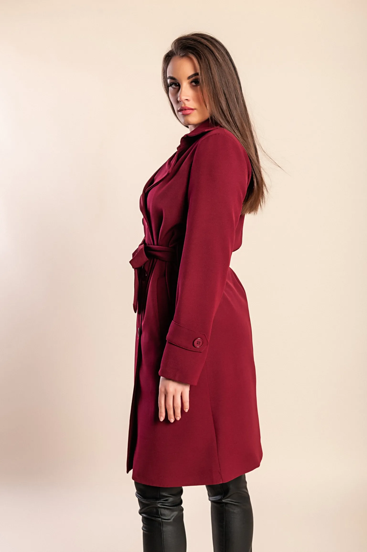 Trench elegante con bottoni, bordeaux