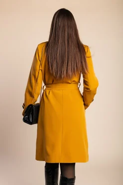 Trench elegante con bottoni, senape