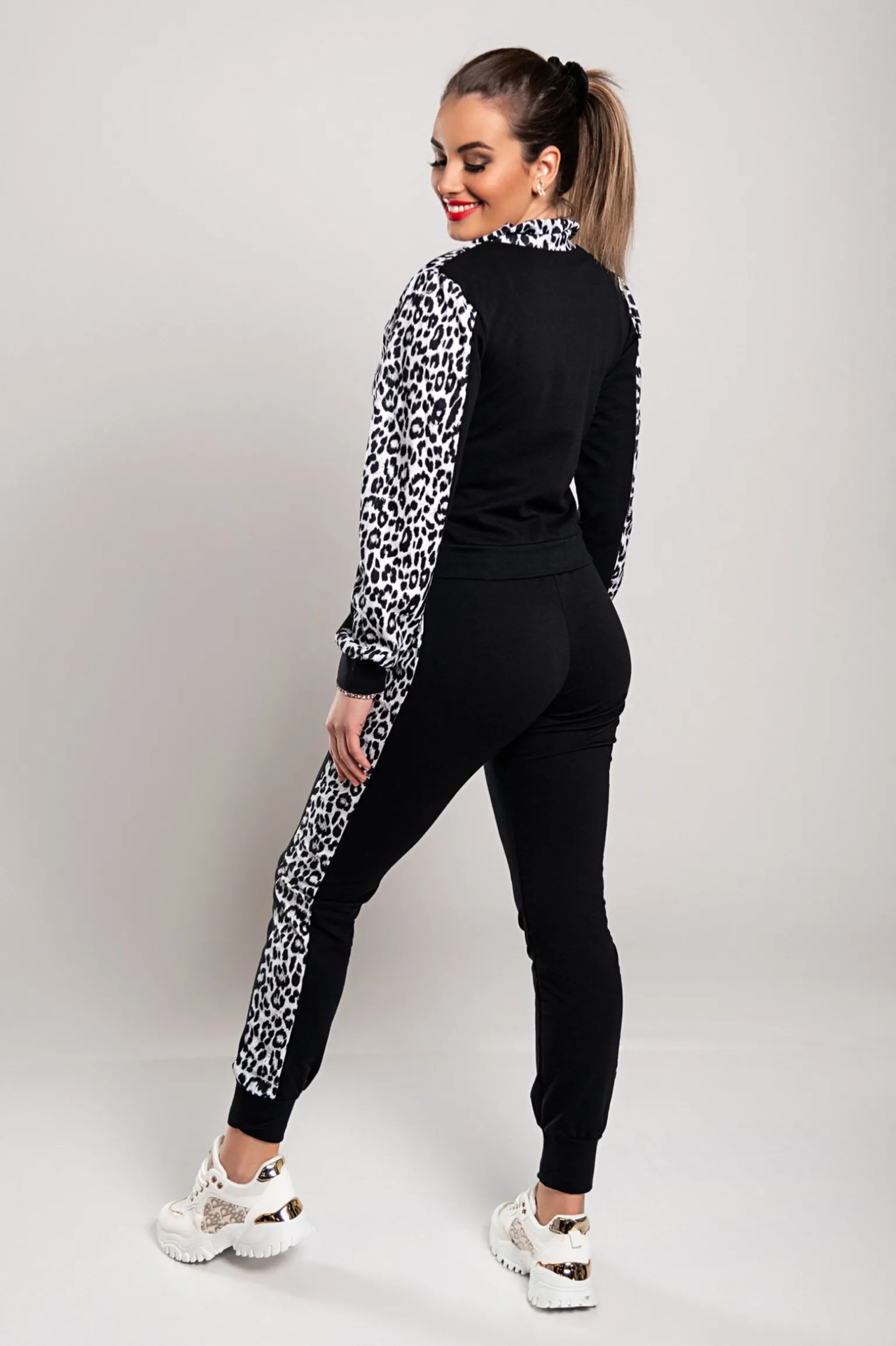 Tuta con stampa leopardata Segovia, grigia