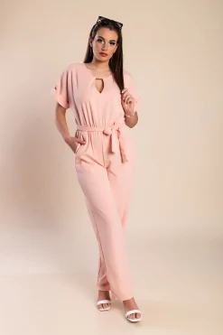 Tuta elegante con dettagli metallici, rosa chiaro