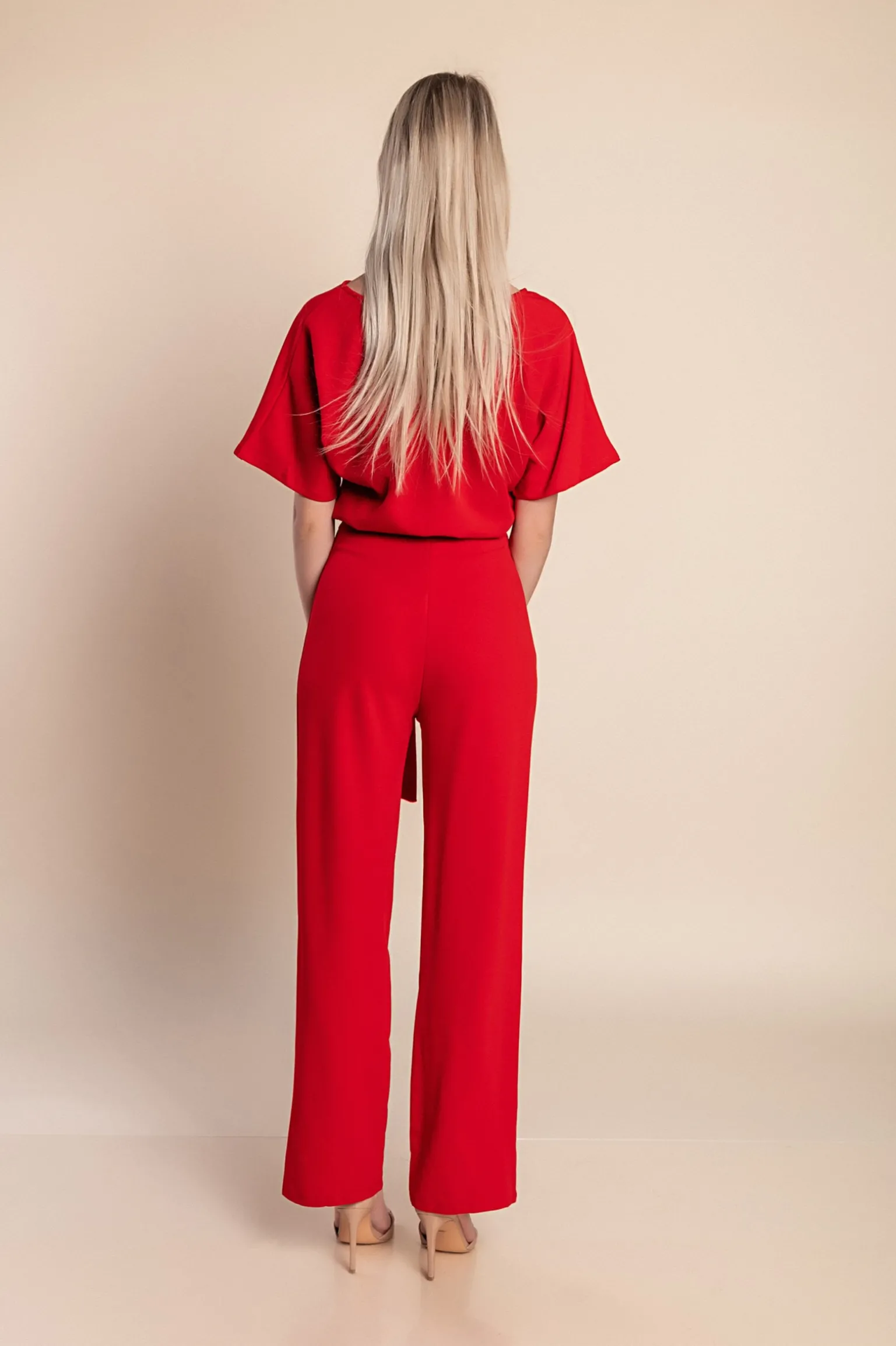 Tuta fashion con ampi pantaloni lunghi e maniche corte Nelia, rossa