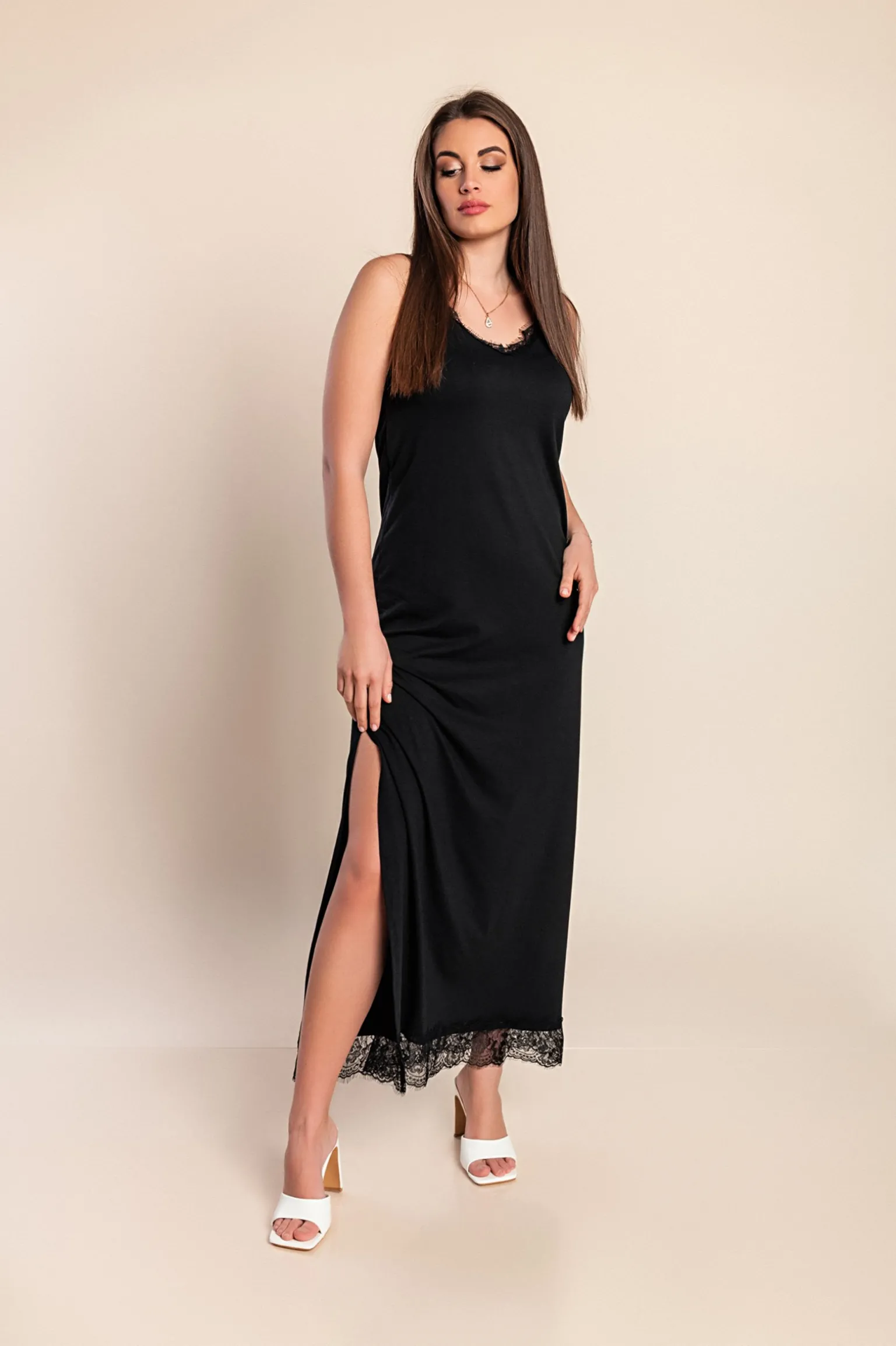 VESTITO MAXI CON PIZZO PRIMAROSA, NERO